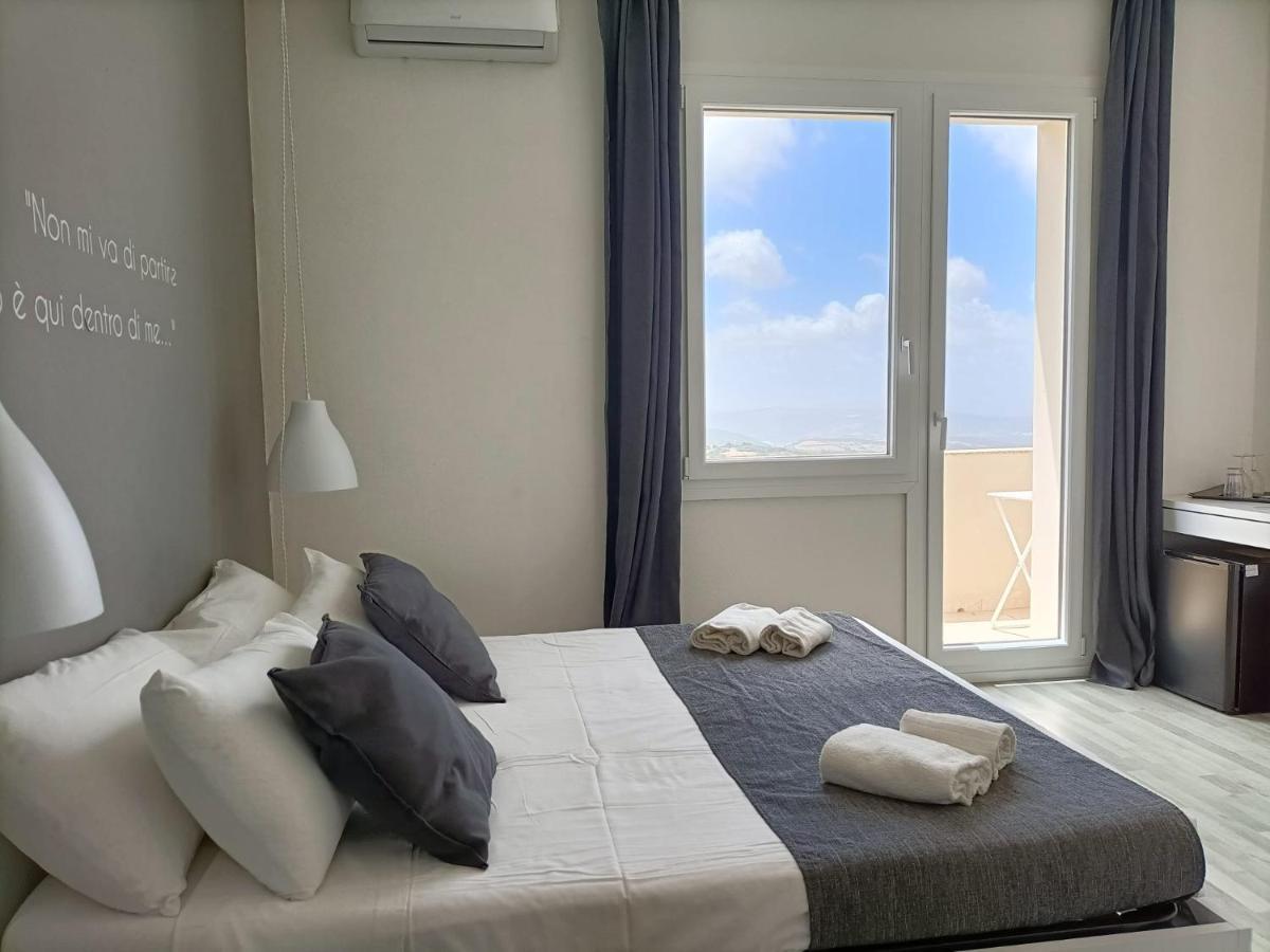 Tuffudesu Experience (Adults Only) Bed & Breakfast Osilo Eksteriør bilde